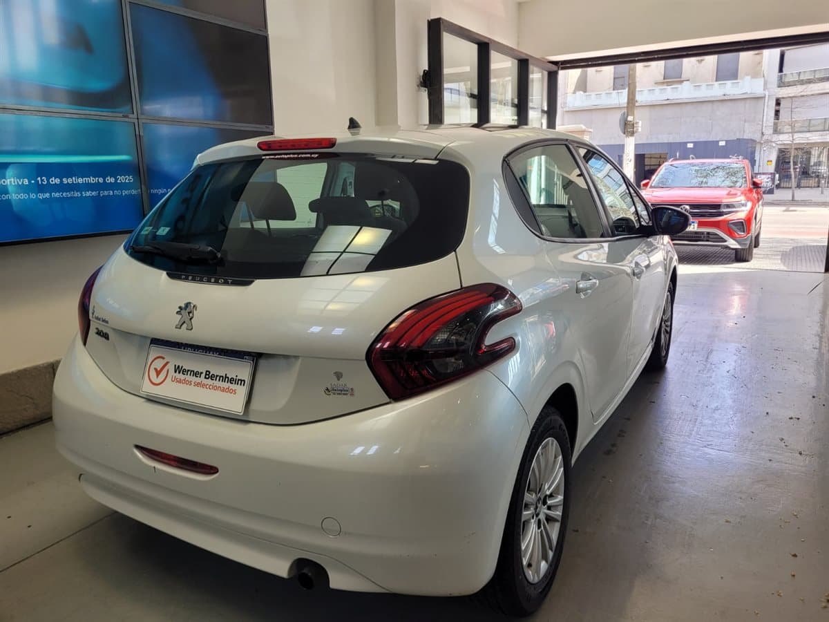 Peugeot 208 - Imagen 2