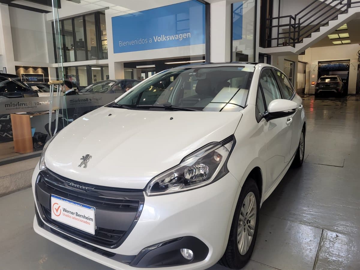 Peugeot 208 - Imagen 1