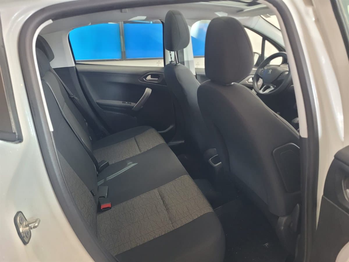 Peugeot 208 - Imagen 7