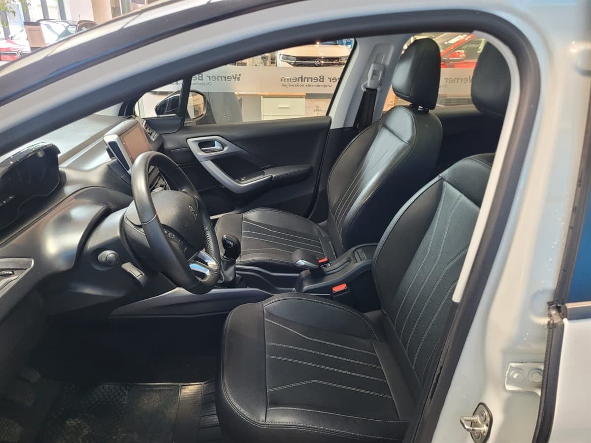 Peugeot 2008 - Imagen 18