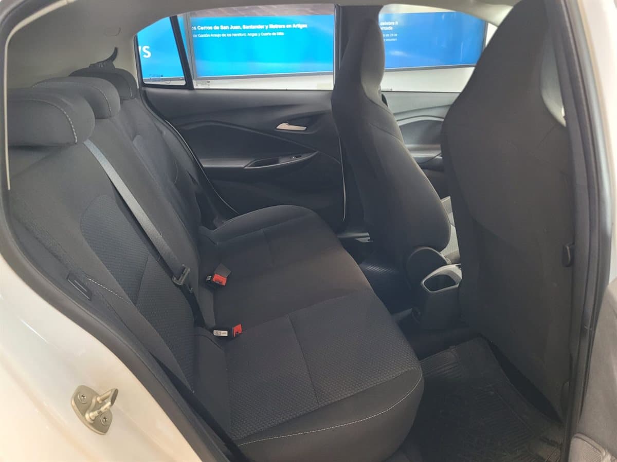 Chevrolet Onix - Imagen 14