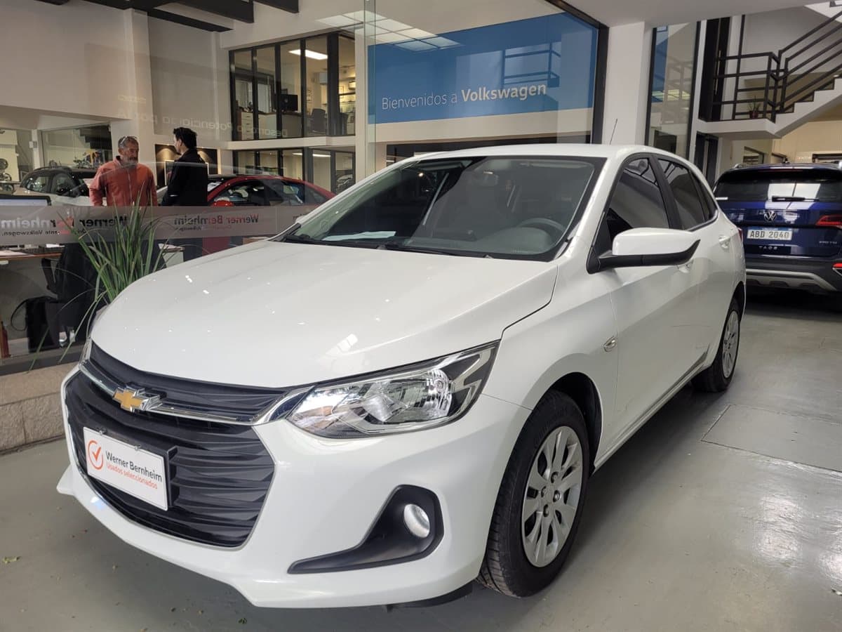 Chevrolet Onix - Imagen 1