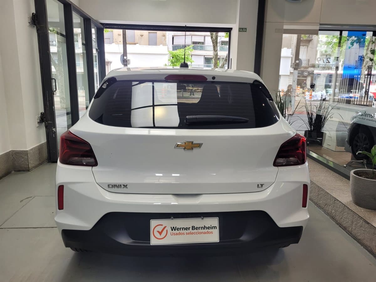 Chevrolet Onix - Imagen 6