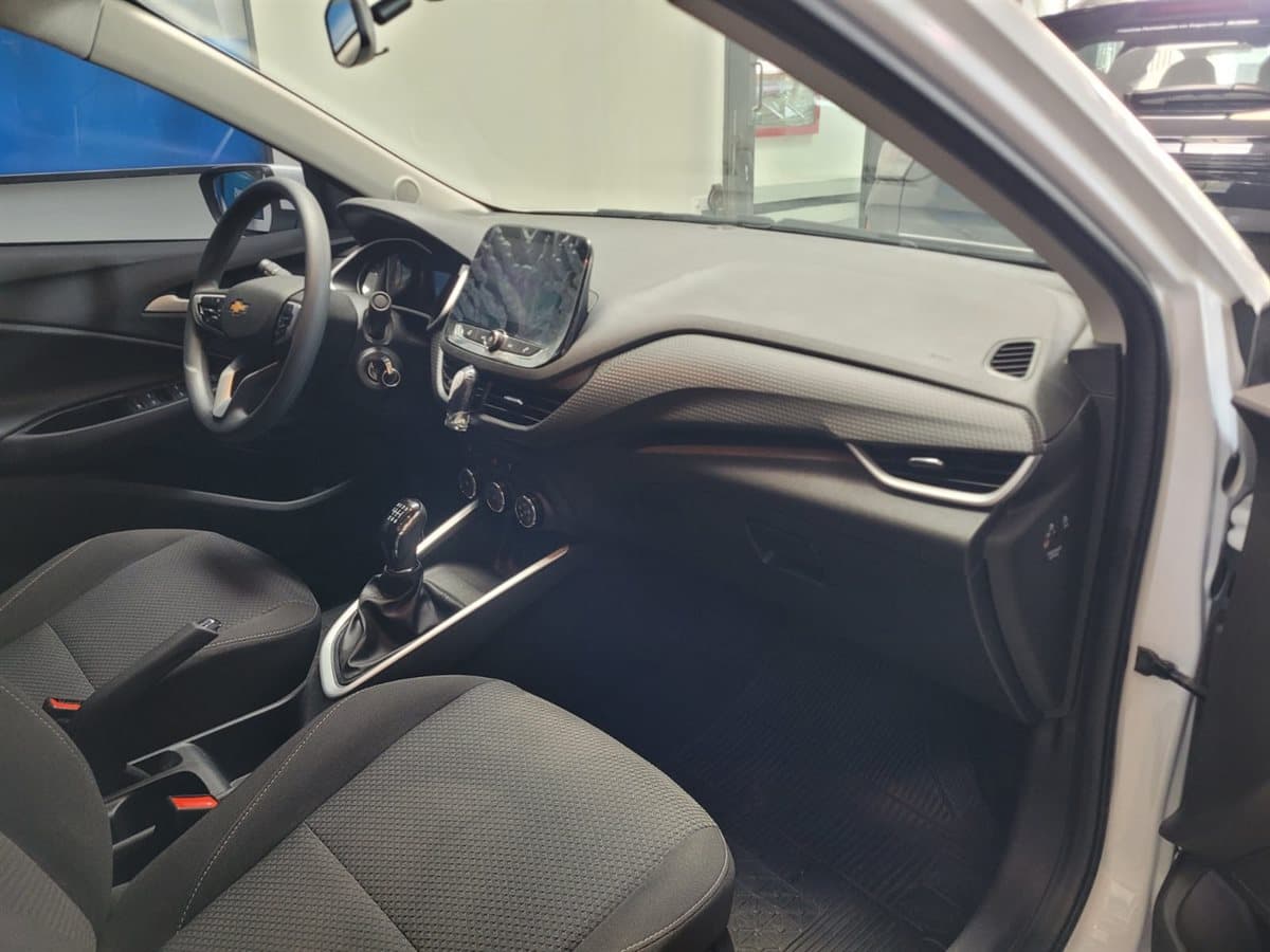 Chevrolet Onix - Imagen 18