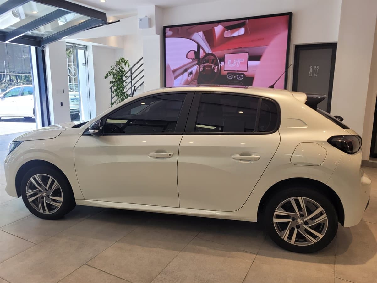 Peugeot 208 - Imagen 8