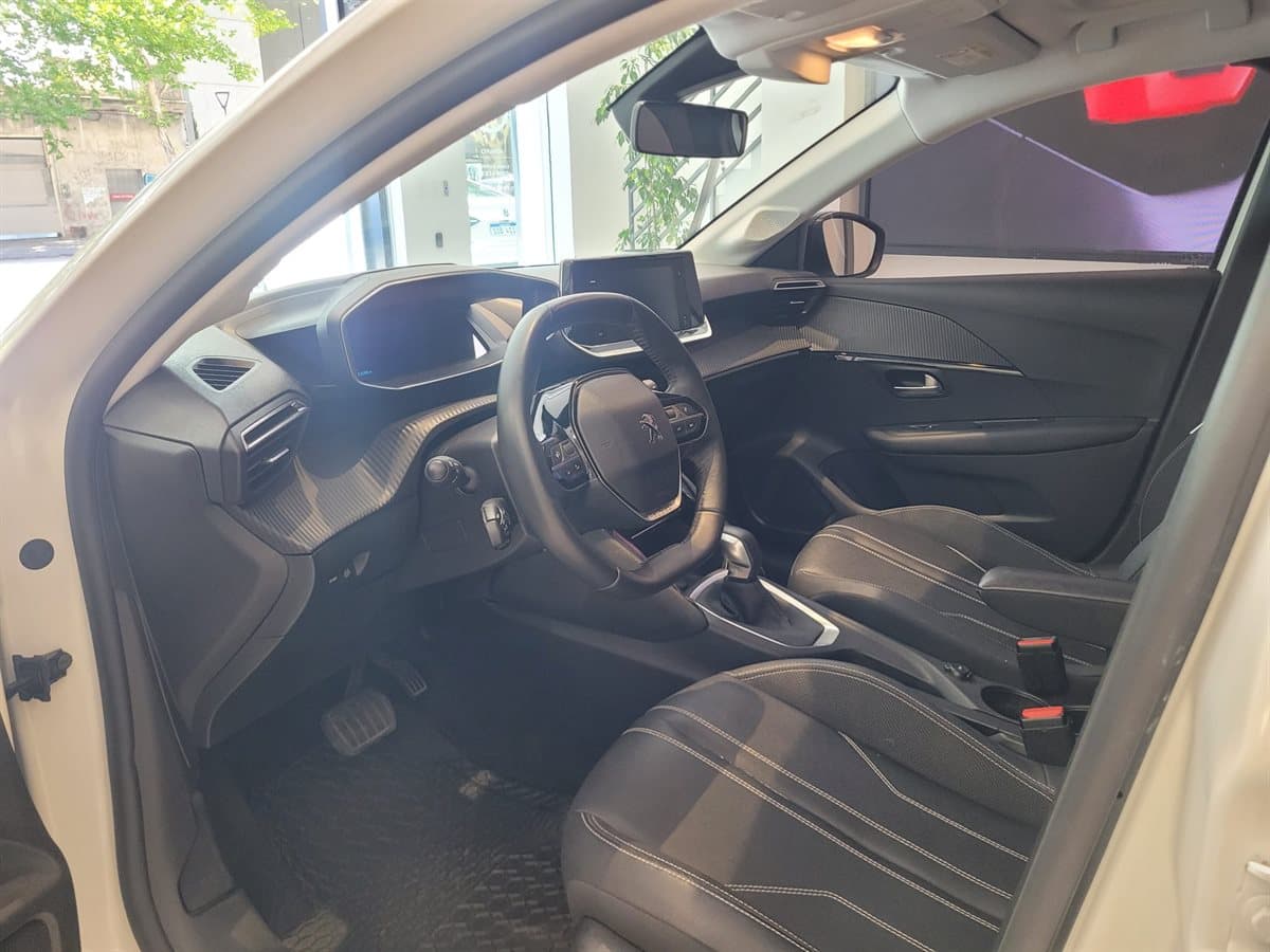 Peugeot 208 - Imagen 12